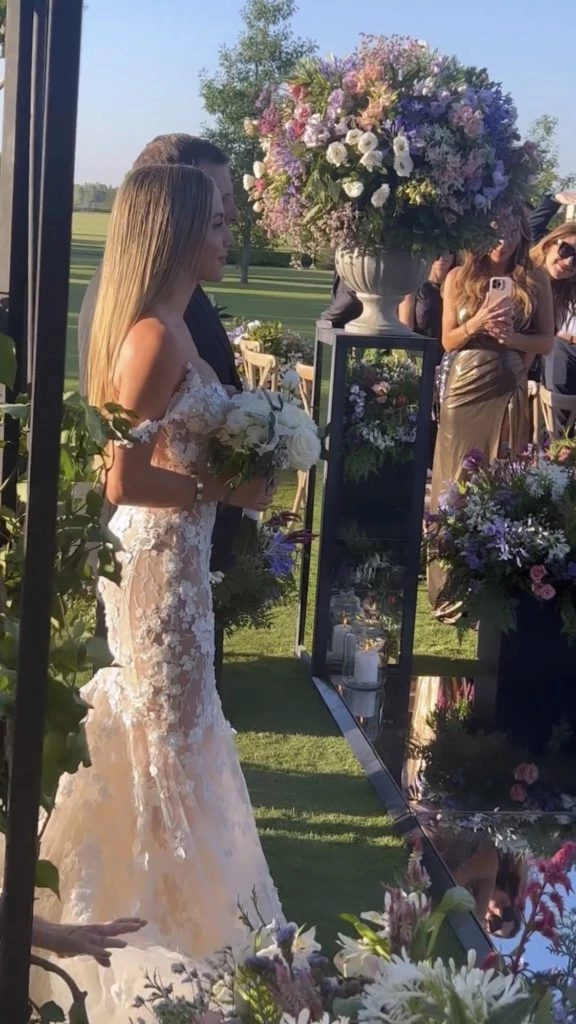 Carolina Calvagni en el altar. Foto: Instagram.