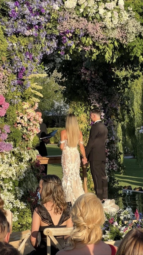 Carolina Calvagni y Nicolás Tagliafico en el altar
