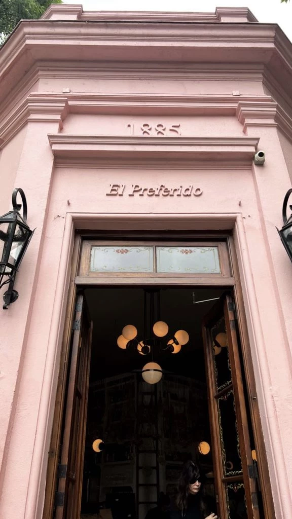 Camila Morrone comió en El Preferido