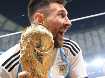 Después de su primera noche en Argentina como campeón, Leo Messi amaneció en muy buena compañía