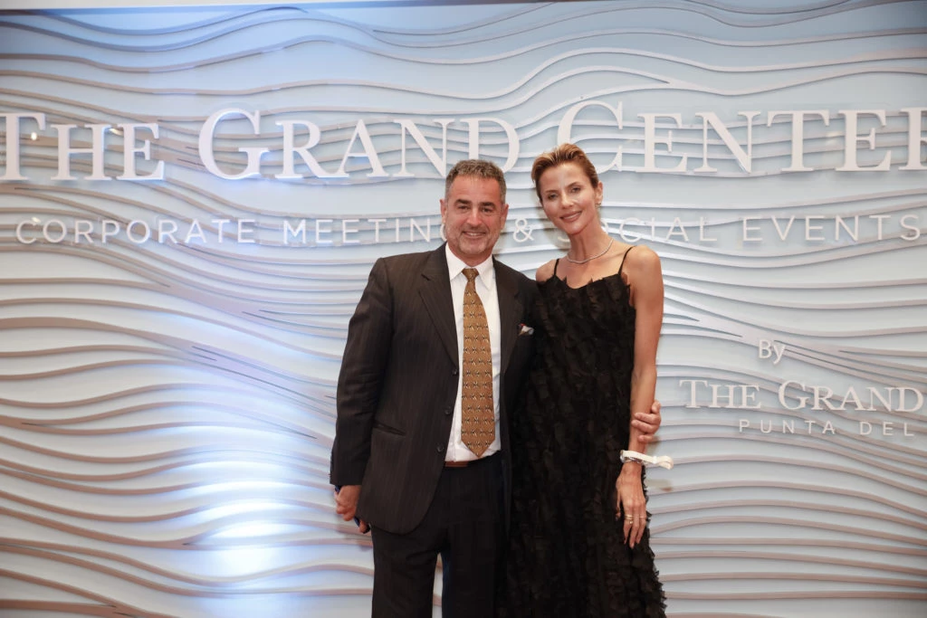 Luis González Arce y Jimena Buttilengo en la noche de gala de The Grand Center