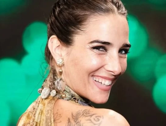 El look de Juana Viale en el casamiento de Manu Viale