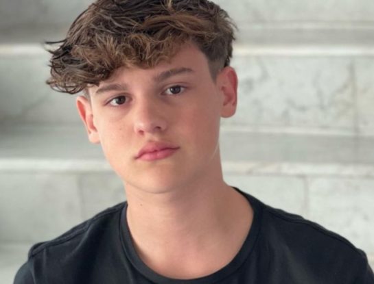 El radical cambio de look de Bautista Vicuña por una promesa del Mundial