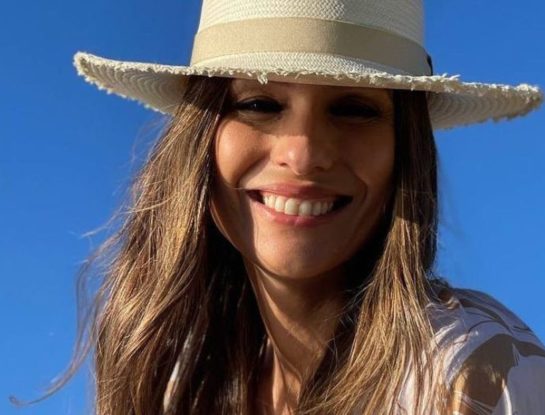 Pampita muestra el look tendencia, ideal para ir a la playa