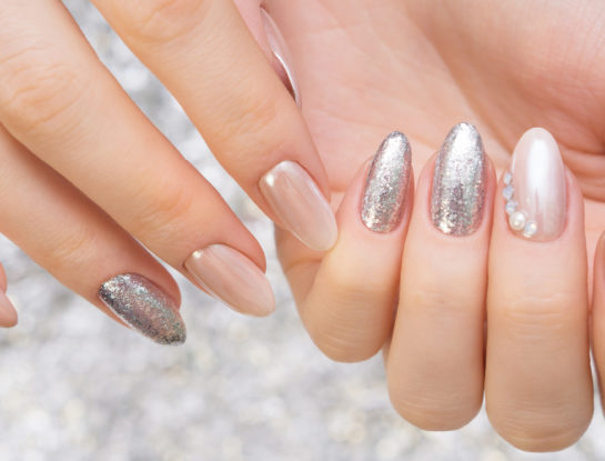 3 estilos de uñas metalizados perfectos para ir de fiesta