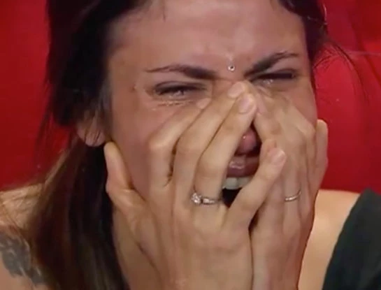 "Mamá te extrañamos": Romina de GH entró en crisis y se quebró con el mensaje de sus hijas por Navidad