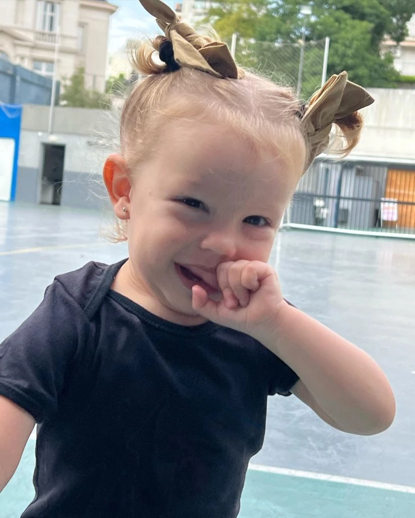 3 looks de Ana García Moritán para saber cómo vestir a los más chicos en las Fiestas