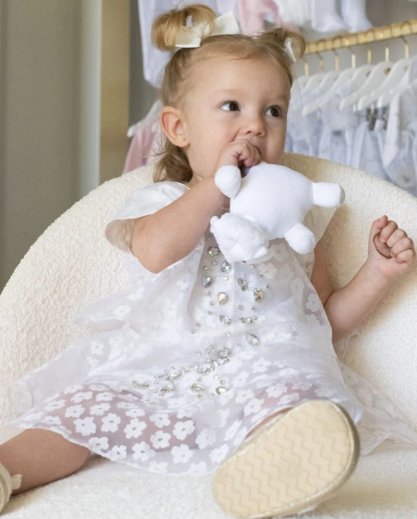 3 looks de Ana García Moritán para saber cómo vestir a los más chicos en las Fiestas