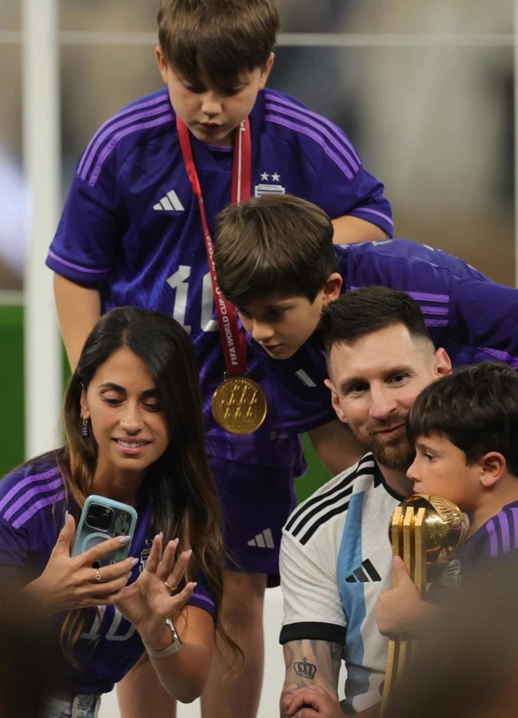 Lionel Messi festeja con su familia