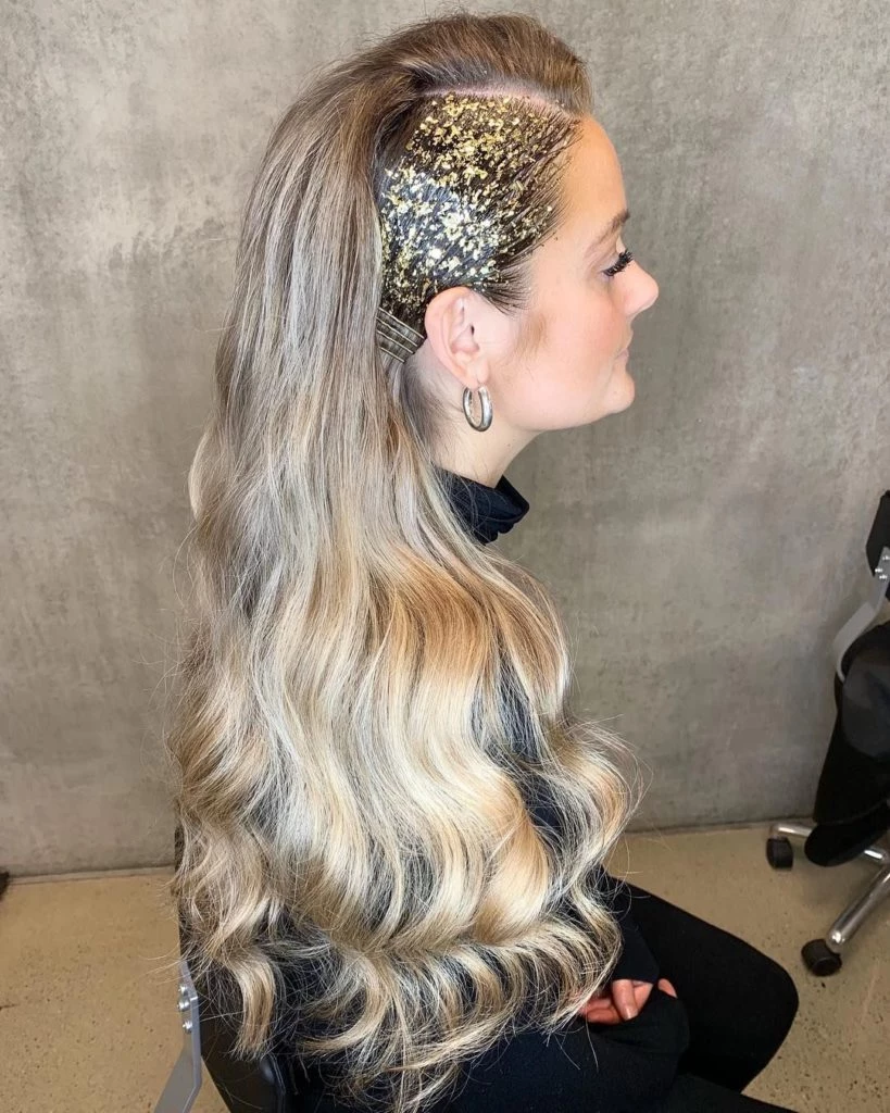 "hair glitter" la tendencia beauty inspirada en Euphoria que es furor en las redes