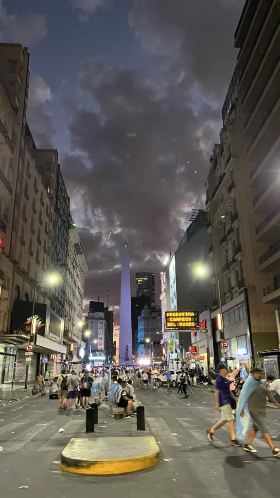 La selección es recibida por una multitud en Argentina