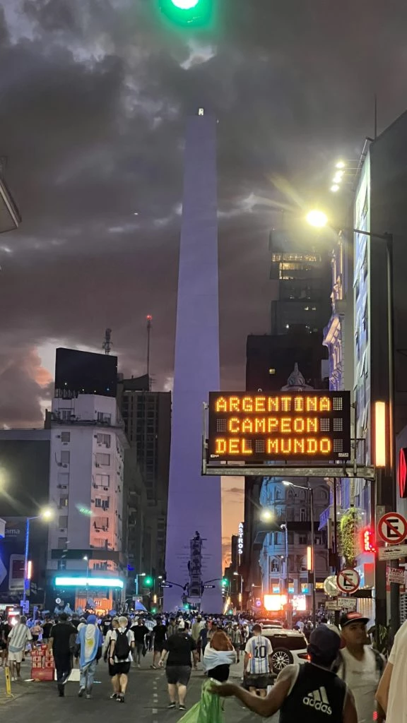 La selección es recibida por una multitud en Argentina