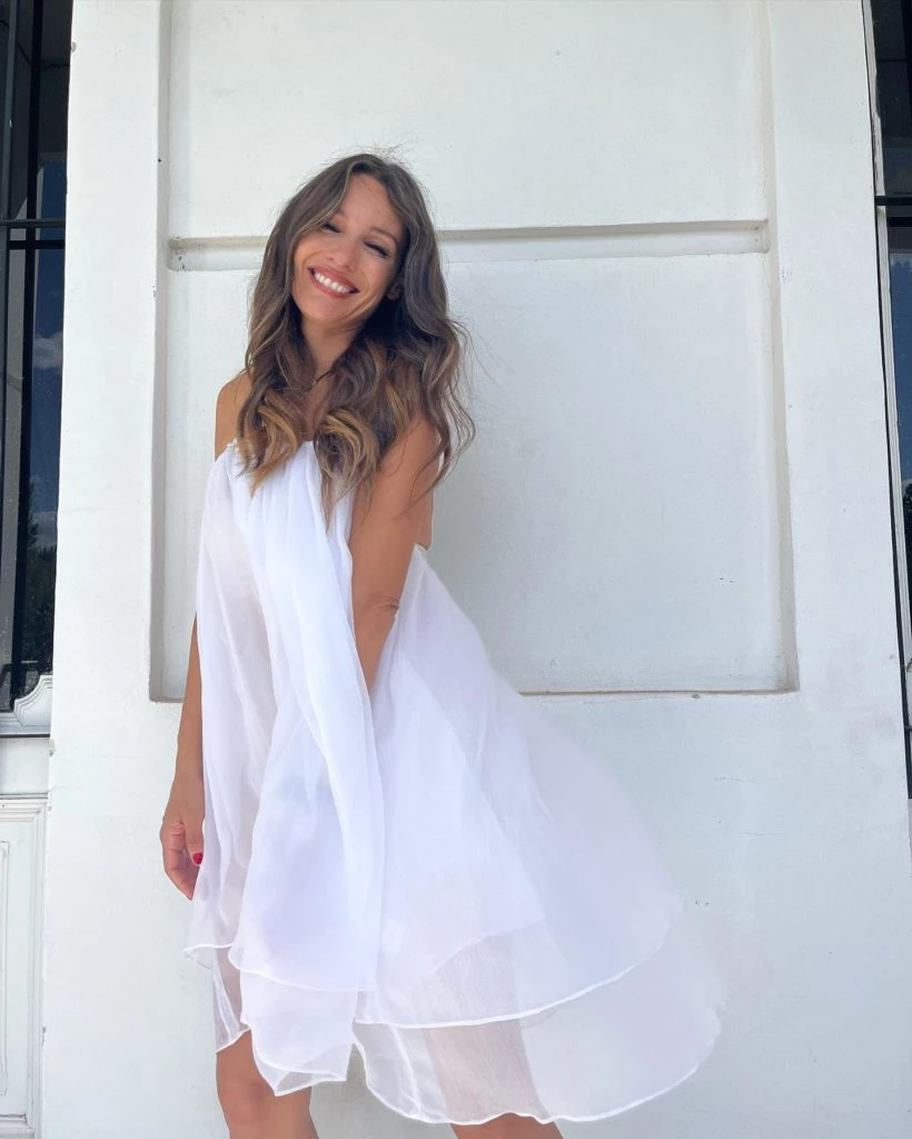 Pampita nos inspira para recibir el 2023 con 2 looks total white perfectos