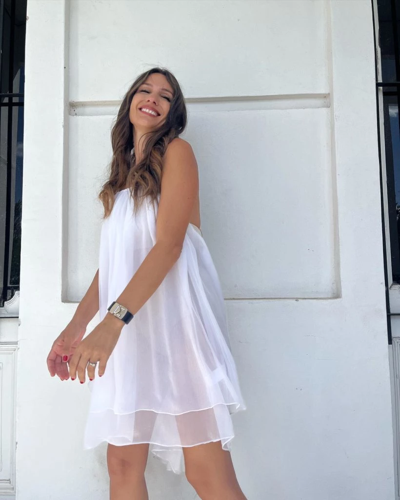 Pampita nos inspira para recibir el 2023 con 2 looks total white perfectos