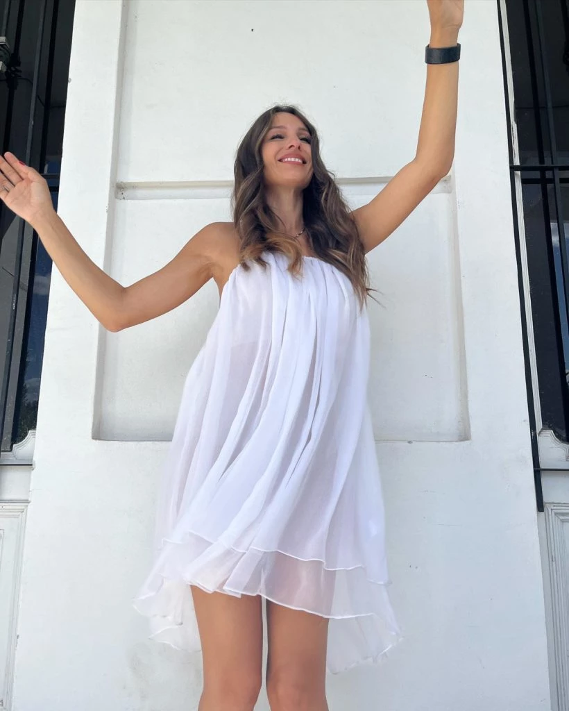 Pampita nos inspira para recibir el 2023 con 2 looks total white perfectos