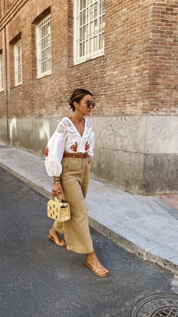 Cómo recrear looks veraniegos en tonos tierra