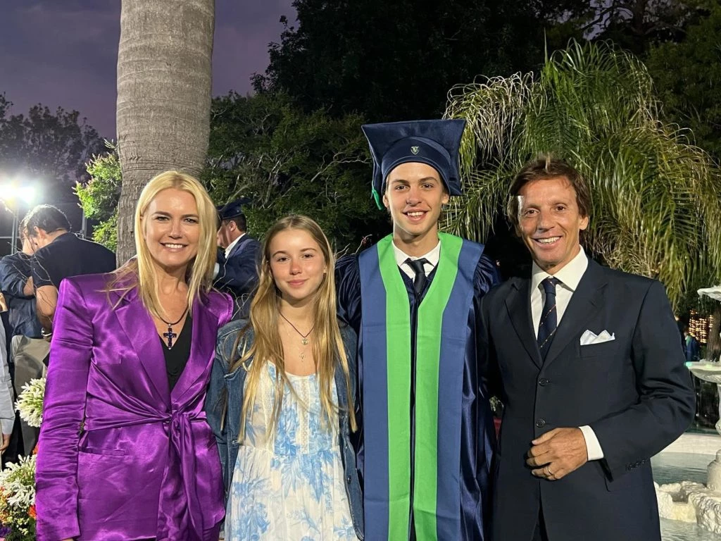 Las fotos del egreso de Benicio Gravier, el hijo de Valeria Mazza