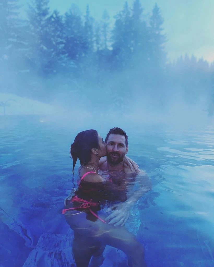 Antonela Roccuzzo y Lionel Messi, súper enamorados en sus vacaciones en Los Alpes