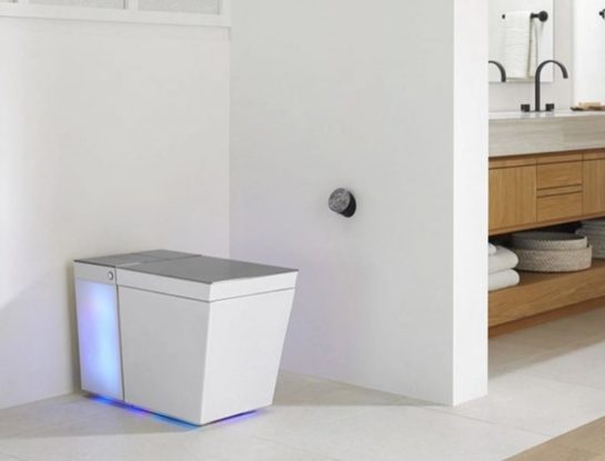 Tiene luces, altavoces y se puede manejar con el celular: así es el diseño del inodoro más inteligente del mundo