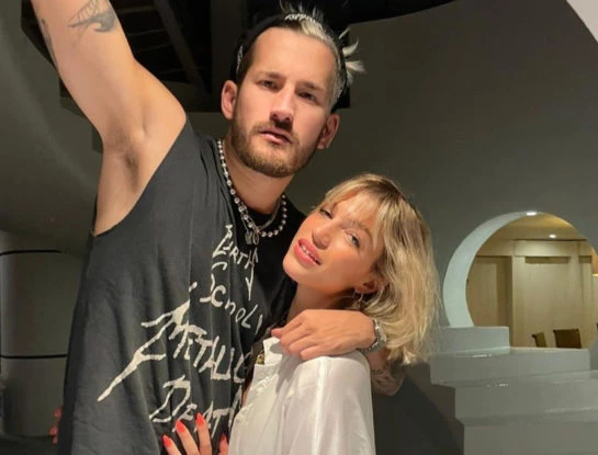 Así es el living estilo contemporáneo de Stefi Roitman y Ricky Montaner