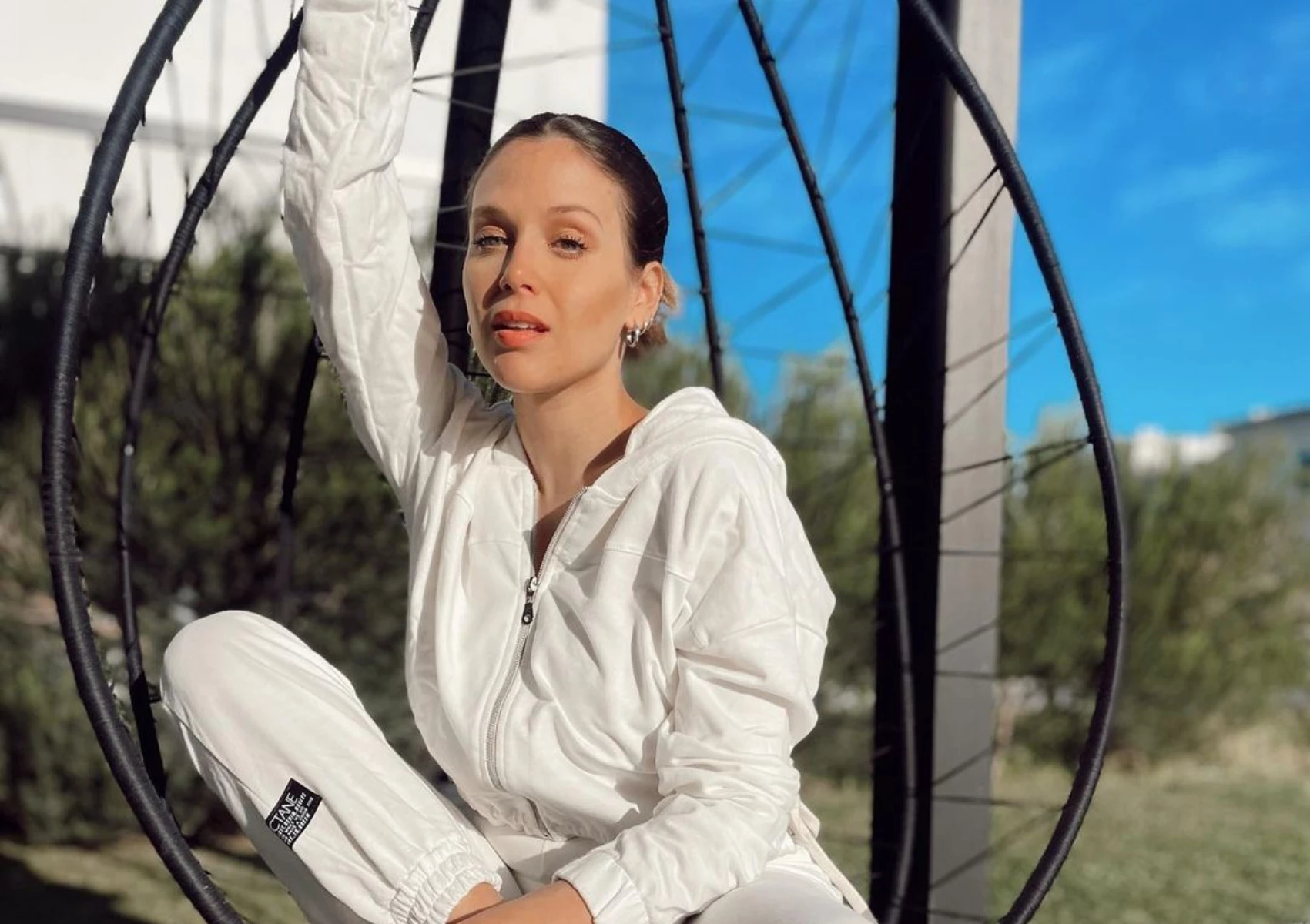 Así es la galería súper moderna de Barbie Vélez