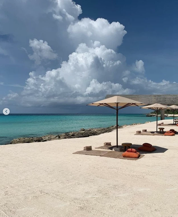 La casa de la playa, hotel donde está la china