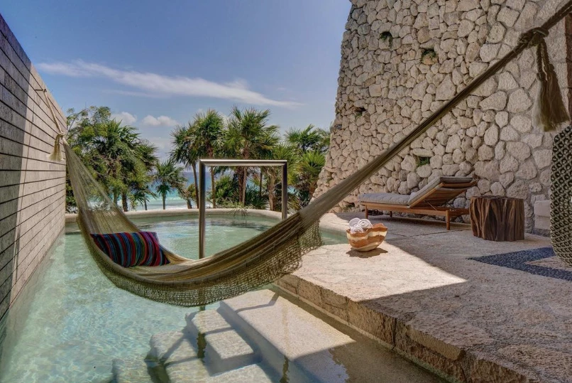 La casa de la playa, hotel donde está la china