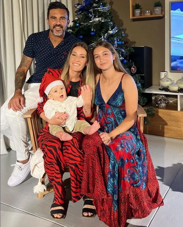 Indiana Cubero con su papá y Mica Viciconte en Navidad