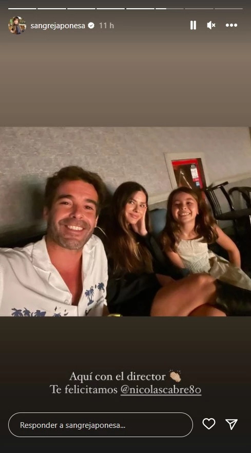 China Suárez y Nicolás Cabré junto a su hija Rufina en el teatro