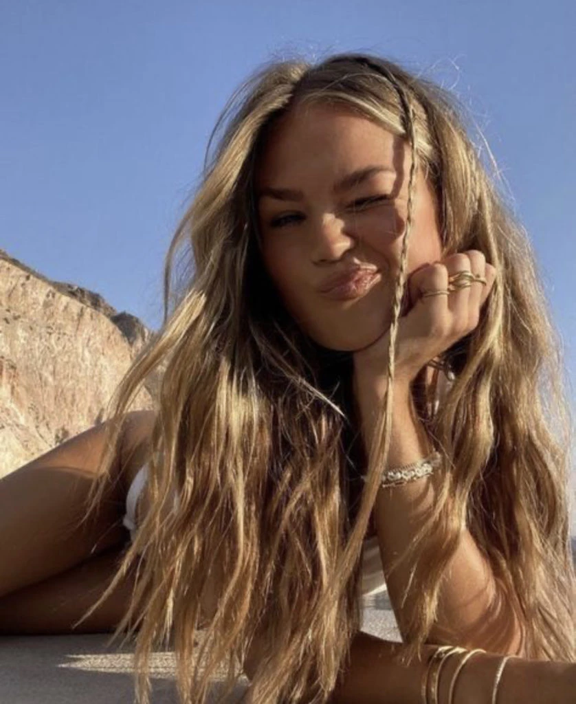 Cómo cuidar el pelo en la playa. Foto: Pinterest.