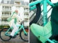 VanMoof fabrica bicicletas eléctricas S3 promocionales para la tienda insignia de LOEWE en Ámsterdam