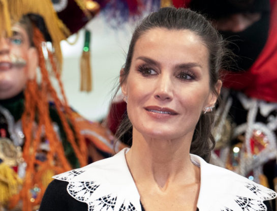Según Letizia Ortiz, este será el cuello tendencia del invierno 2023