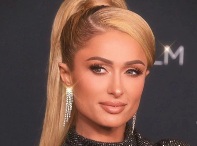 Paris Hilton fue mamá