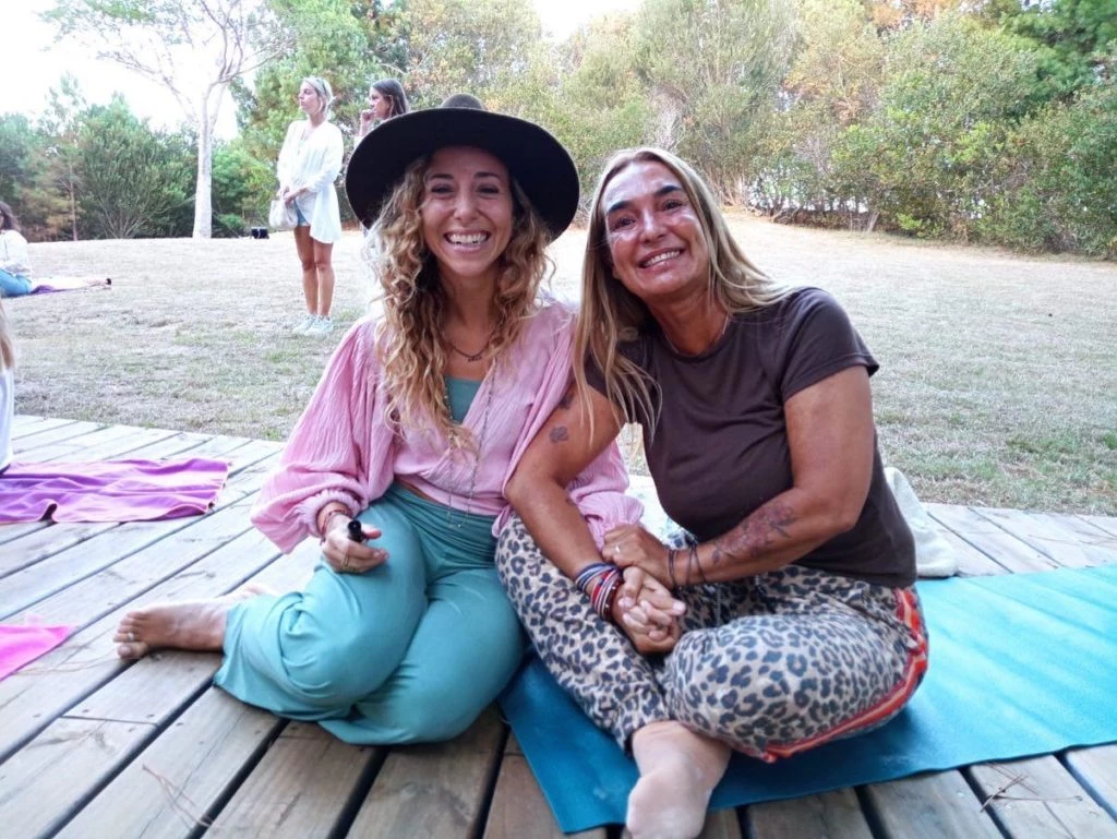 Dafne Schilling con María Cabeza