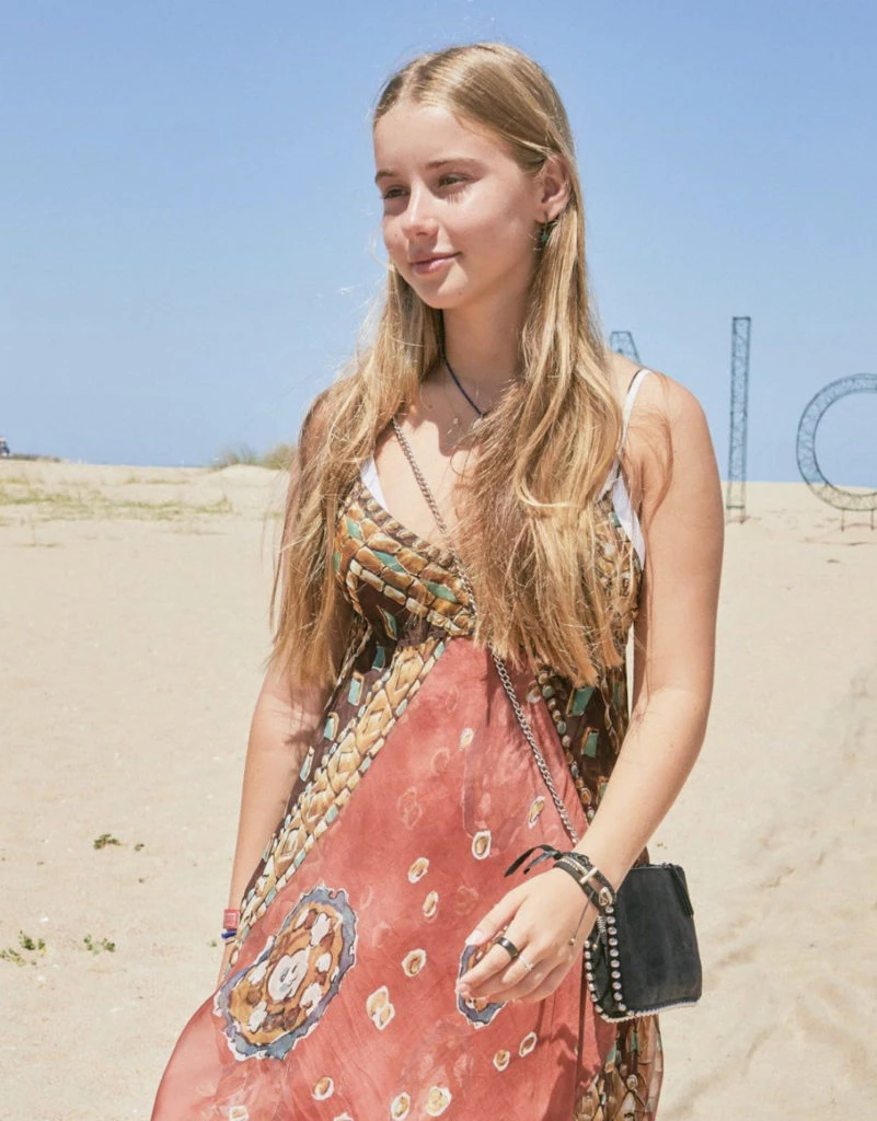 El look boho rock de Taína Gravier. Foto: Instagram.