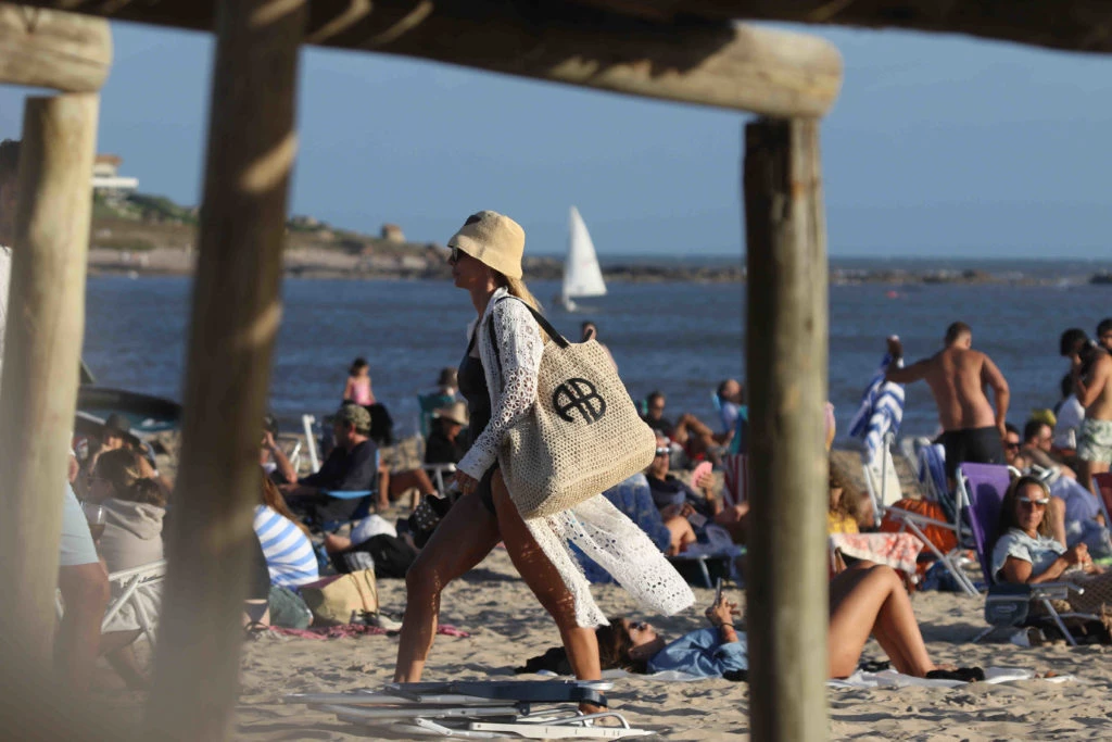 El look de playa de Milagros Brito