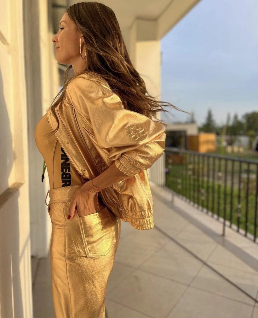 El look metalizado de Pampita. Foto: Instagram.