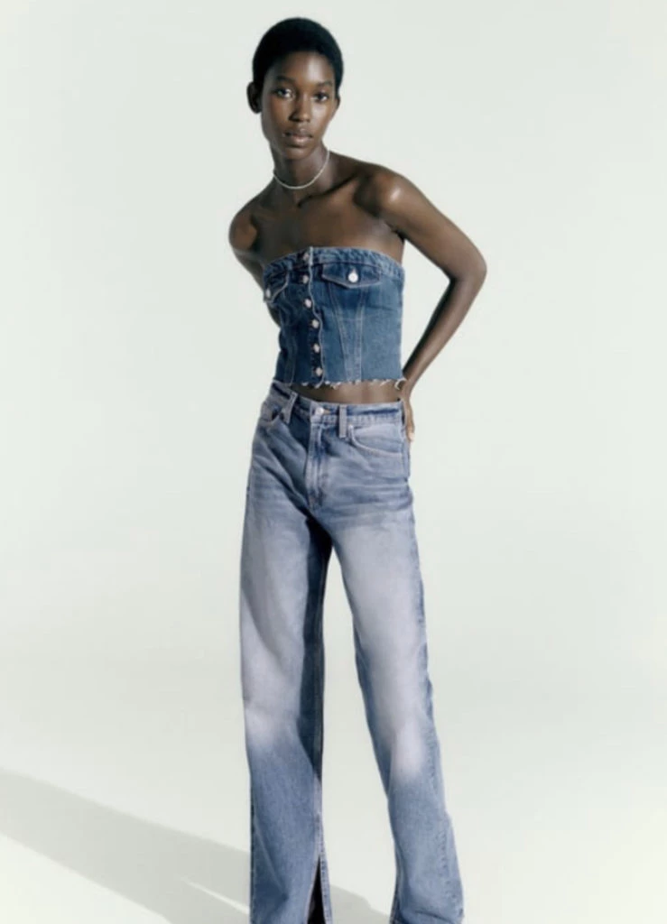 El top de denim que llevó Taína Gravier