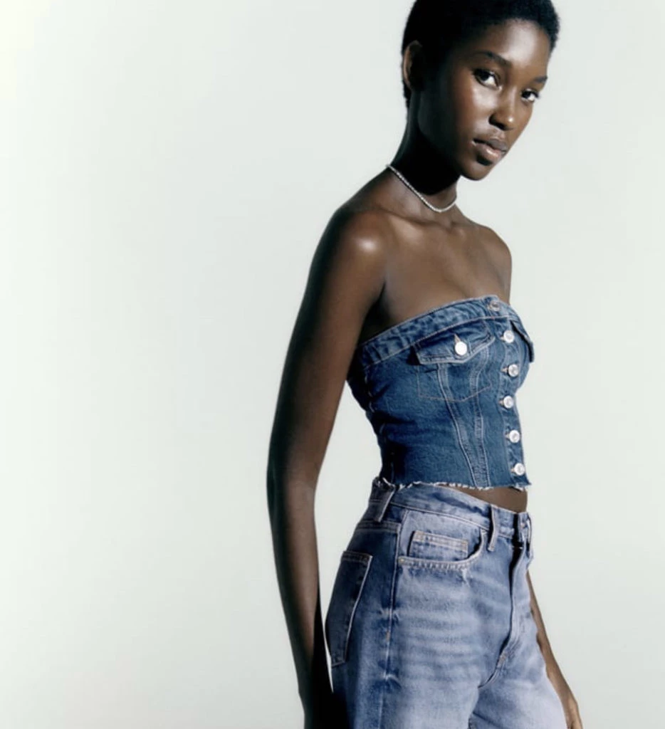 El top de denim que llevó Taína Gravier. Foto: web.