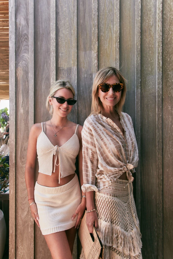 Flavia Fernández y Micaela Carlino en el almuerzo de Piccolo Banfi en Punta del Este