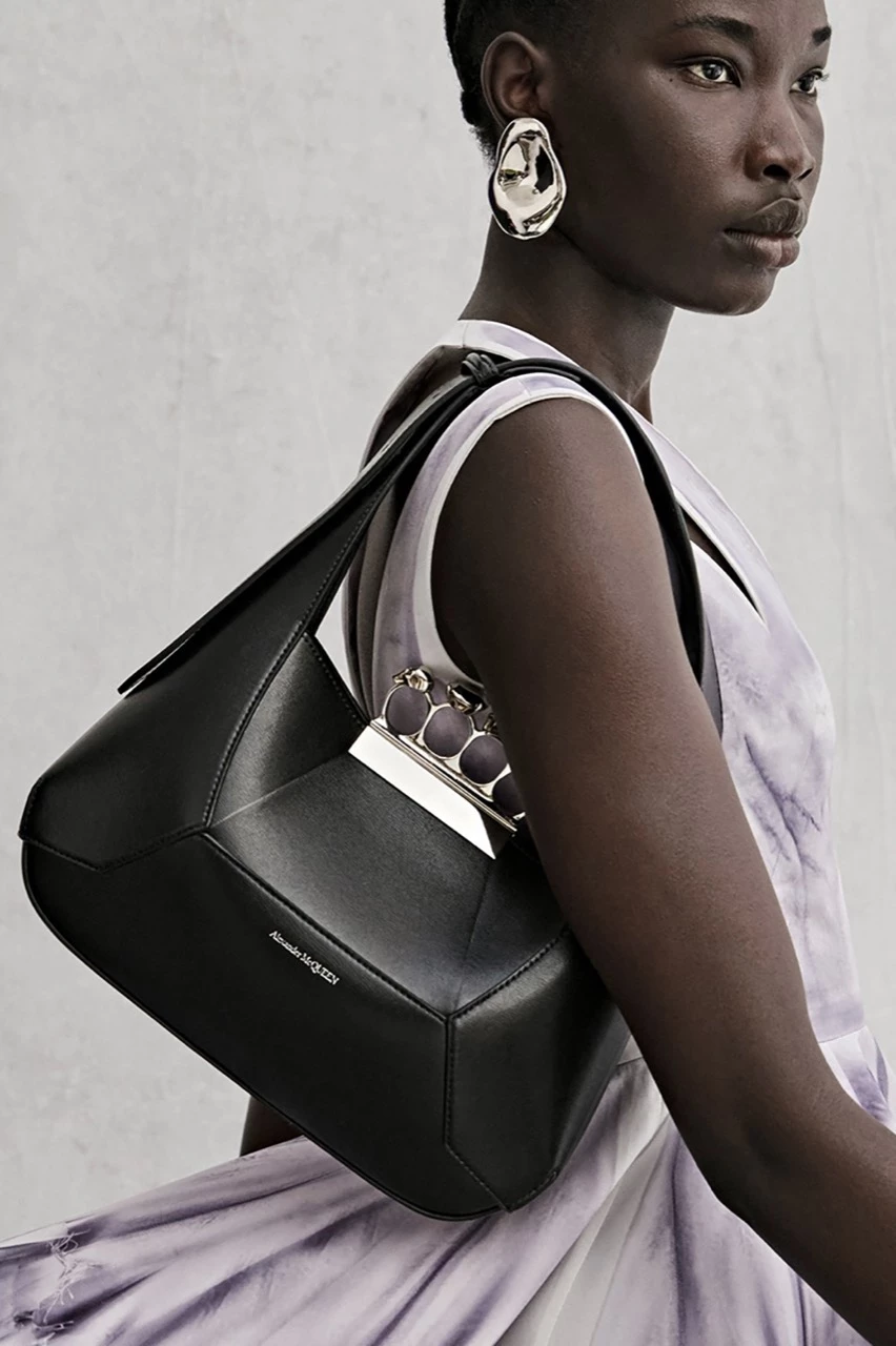 Nueva cartera Alexander McQueen, Hobo bag