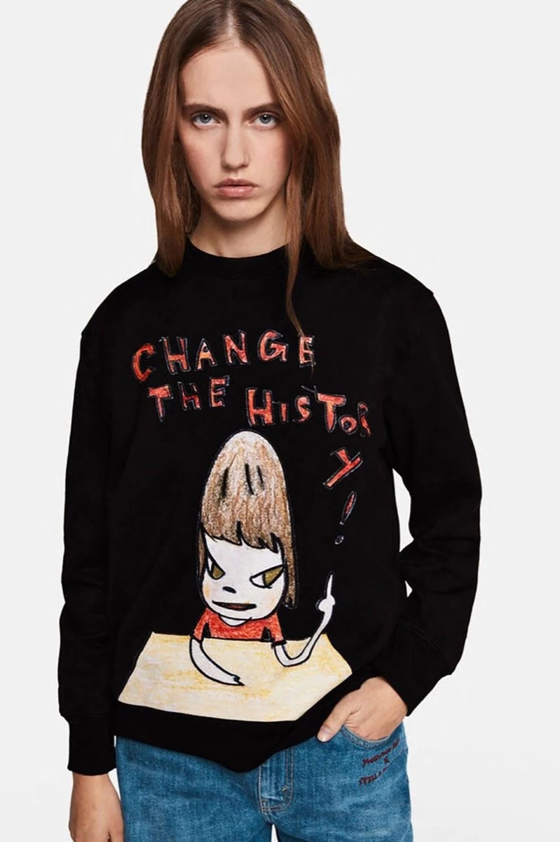 La diseñadora y el artista japonés realizan su segunda colaboración con las famosas ilustraciones de chicas inquietantes y magnéticas de grandes ojos.