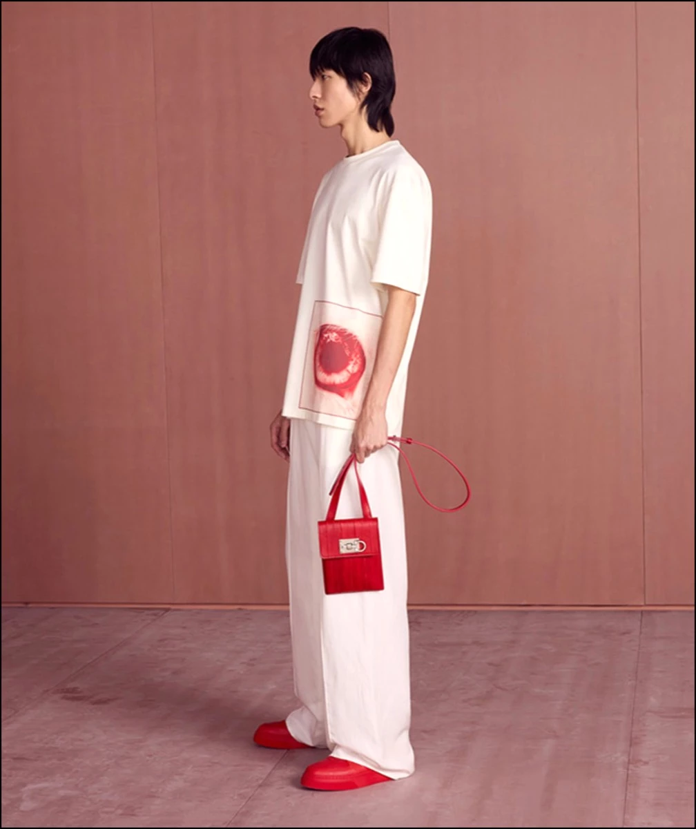 Ferragamo festeja el nuevo año del conejo con una exclusiva colección de objetas y prendas prêt à porter