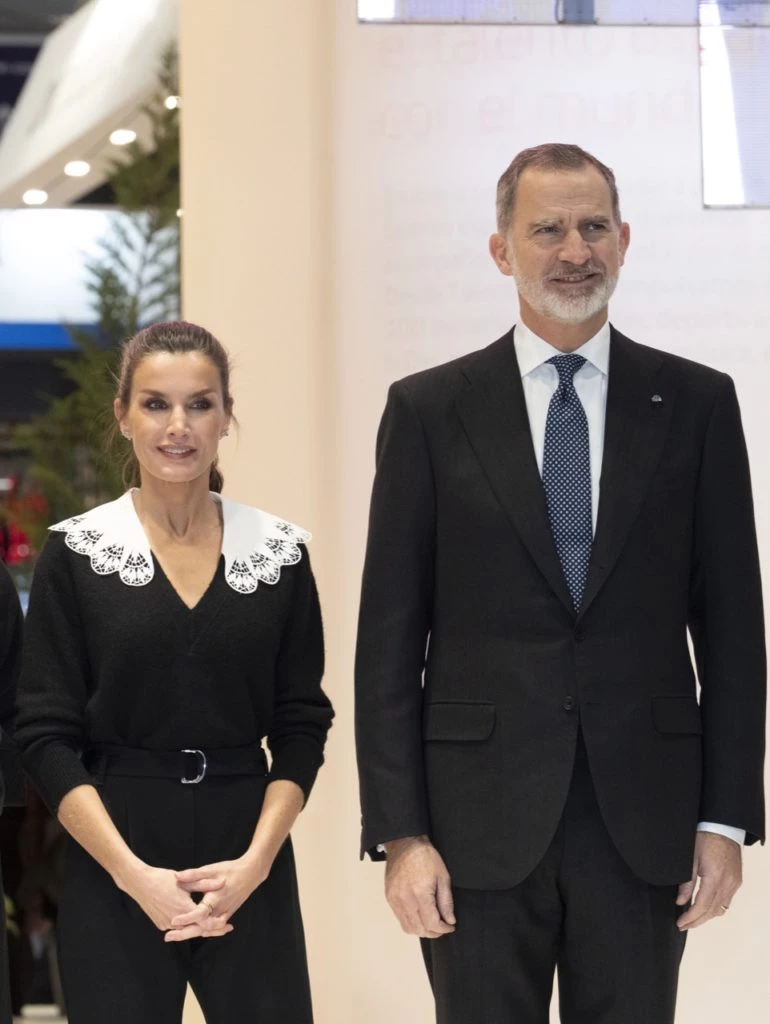 Letizia Ortiz con cuello babero