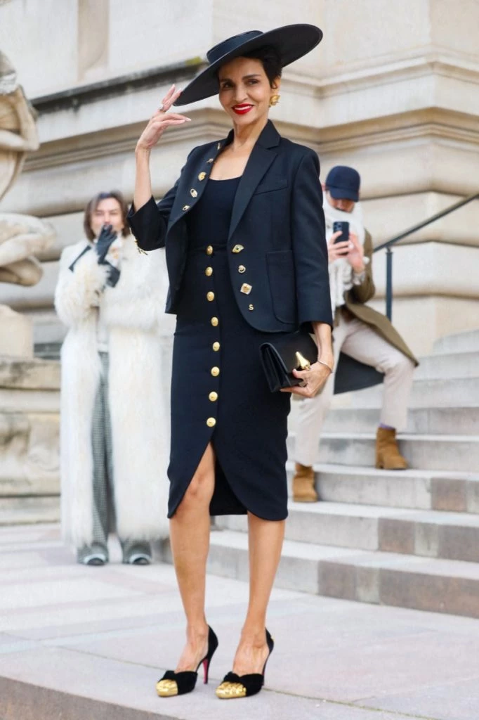 vidriera desfile Schiaparelli