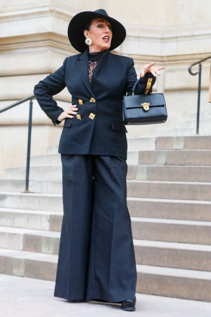 vidriera desfile Schiaparelli