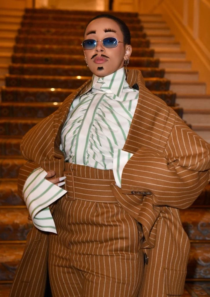 Doja Car en el desfile de Viktor & Rolf