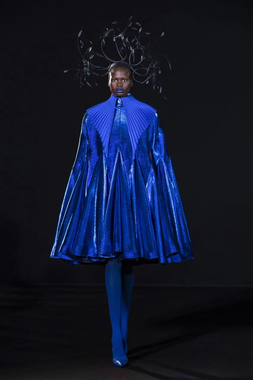 Robert Wun, ganador del último Premio Especial de Andam, un premio para jóvenes talentos, debutó el jueves por la noche en el mundo de la Alta Costura