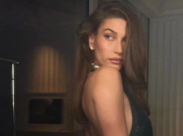 hailey bieber nuevo look corte bob