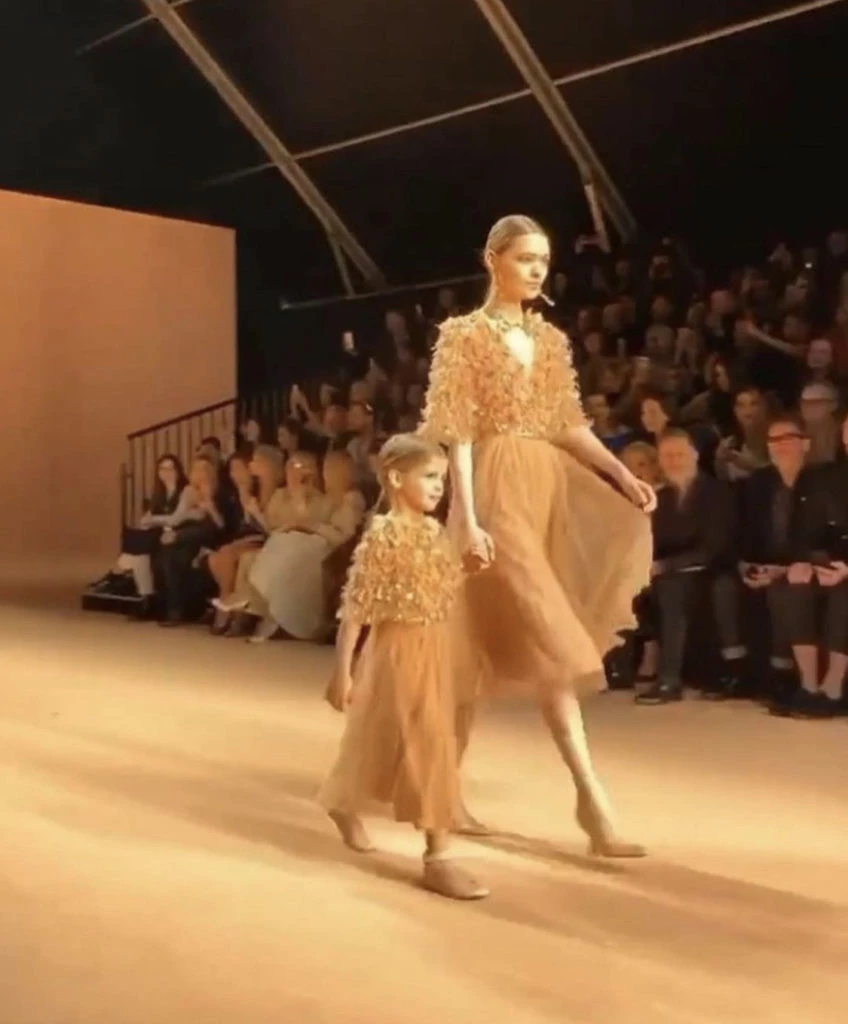 Francesca desfiló en Punta del Este. Foto: Instagram.
